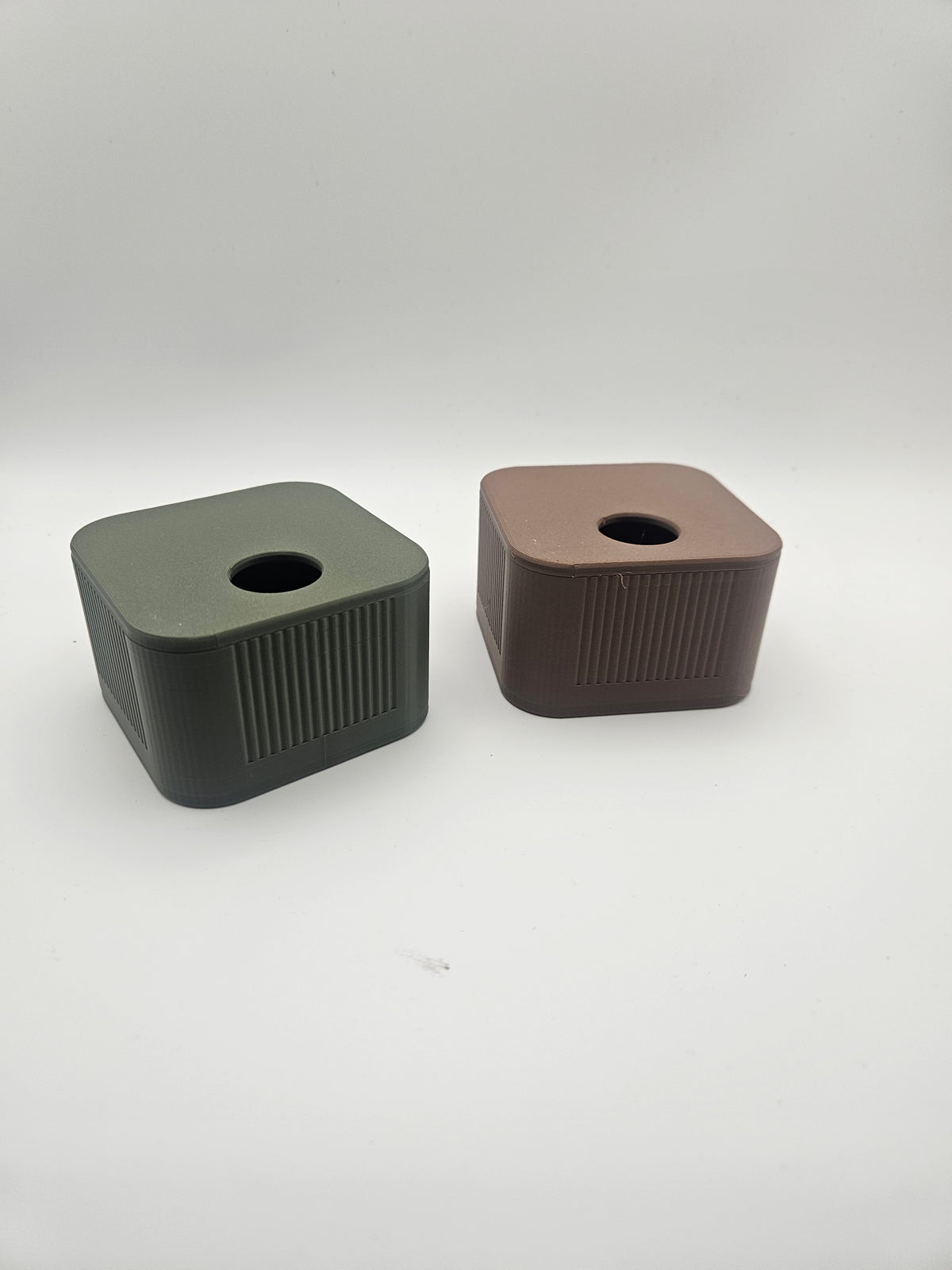 N001 - Box with lid