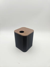 N001 — Pen holder with lid